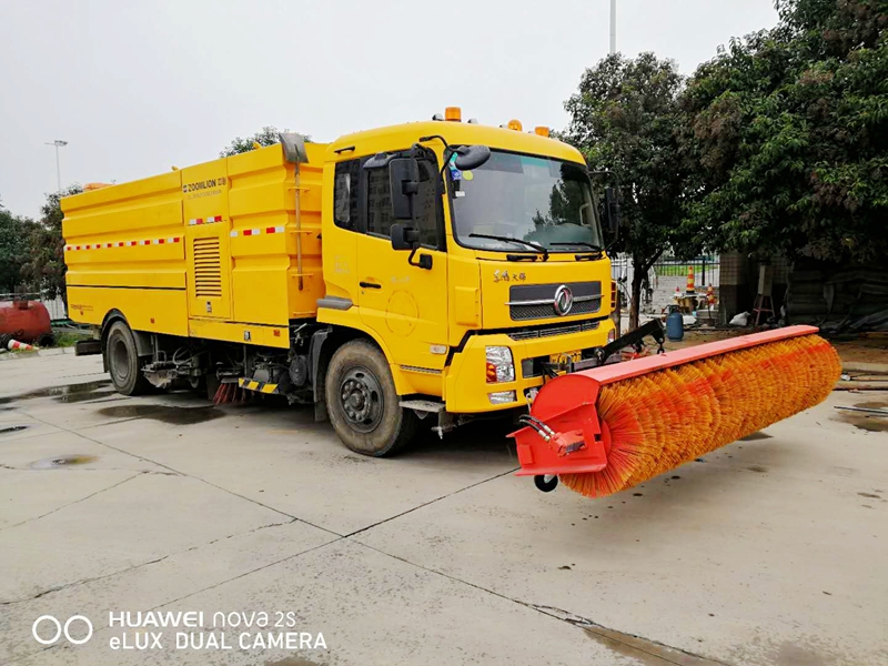 陜西銅川高速管理站洗掃車(chē)帶滾刷案例